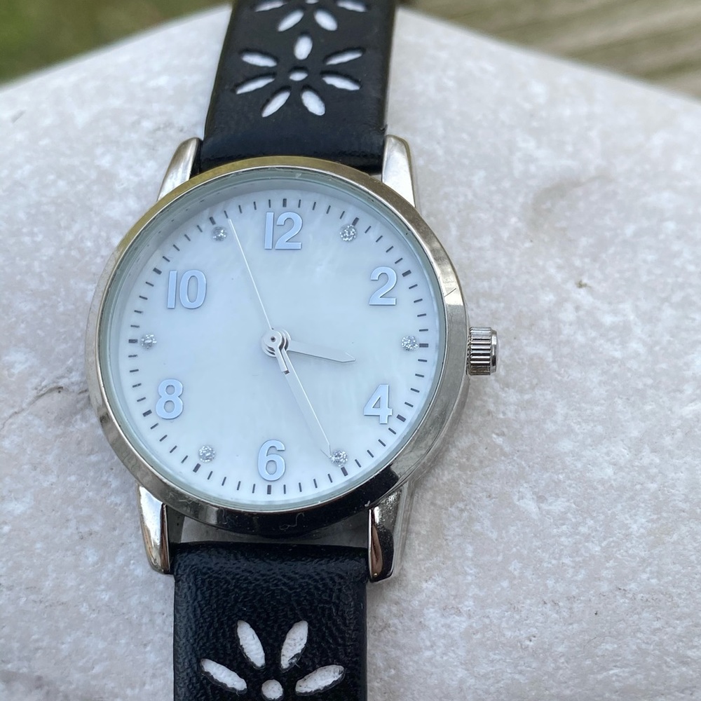 Black floral watch with crystal accents faux leather with white flowers - Picture 1 of 10